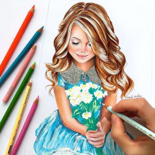 Девушка цветными карандашами