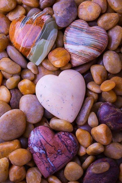 Разноцветные камни