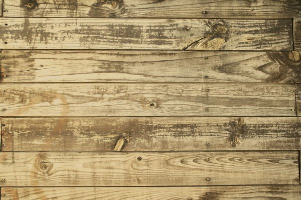 Деревянная стена