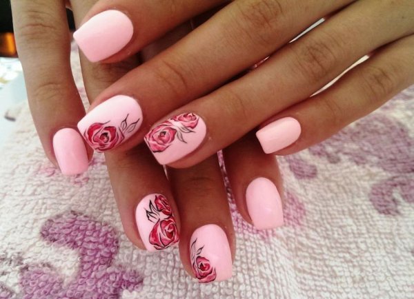 Розовый шеллак с рисунком