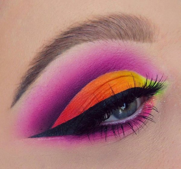 Яркий макияж глаз