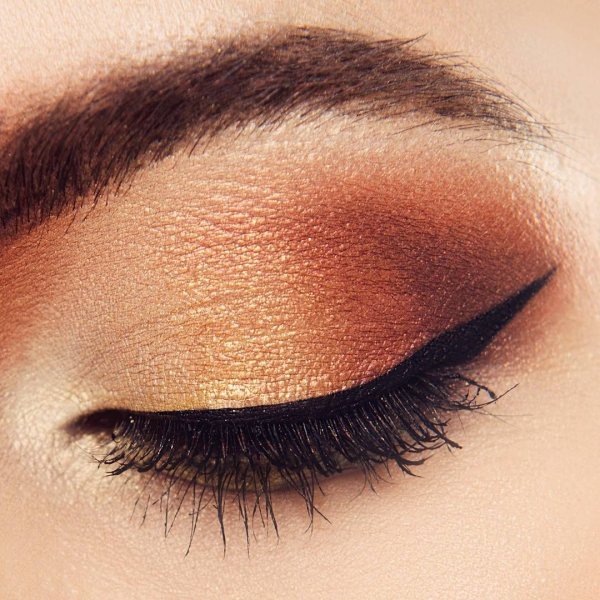 Красивый макияж тенями