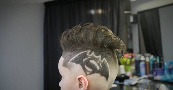 Прическа с Бэтменом для мальчиков