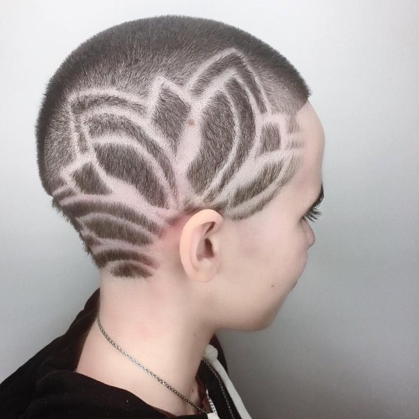 Выбритые узоры на голове