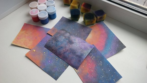 Космос красками и губкой