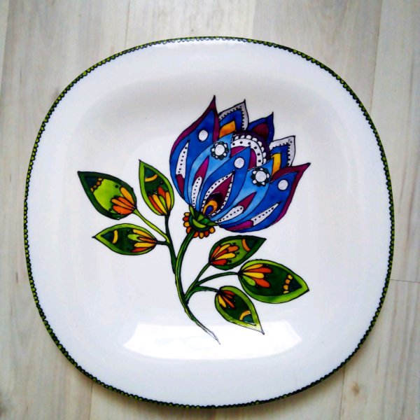 Расписная тарелка с детьми