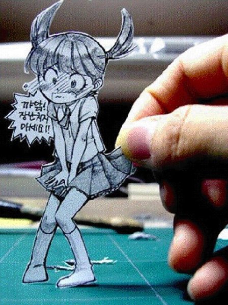 Картонный аниме персонаж