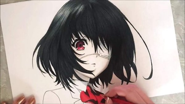 Мэй Мисаки черно белая