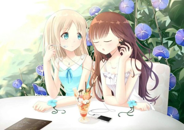 Аниме блондинка и шатенка