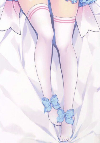 Анимешные ножки в чулочках