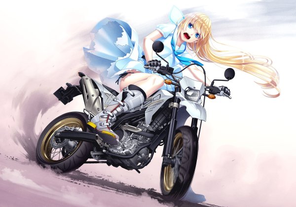 Девочка на мотоцикле мультяшная