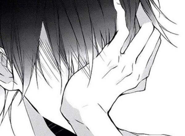 Смущенный аниме парень