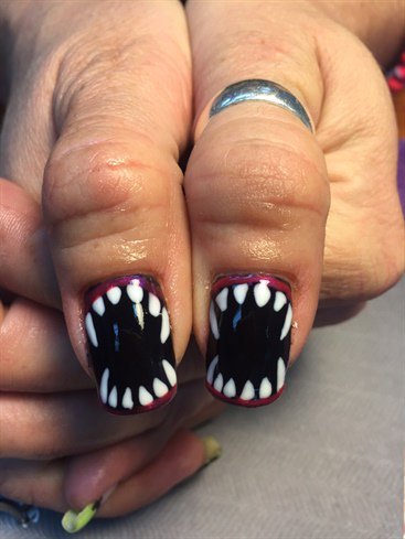 Маникюр на Хэллоуин