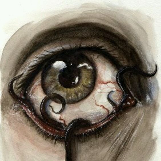 Страшное лицо на черном фоне