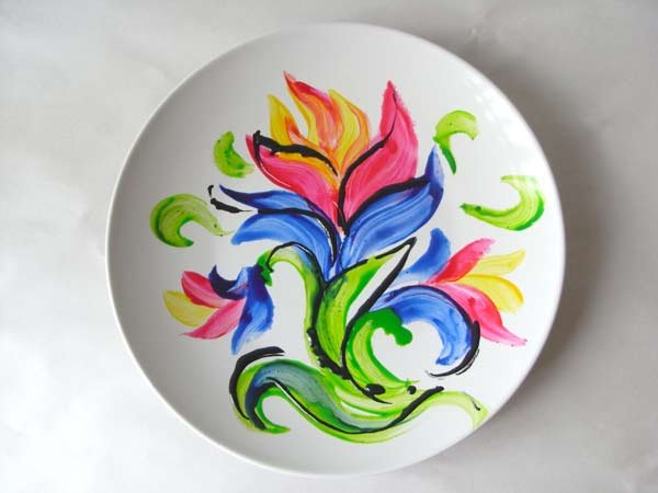 Рисование на тарелке красками