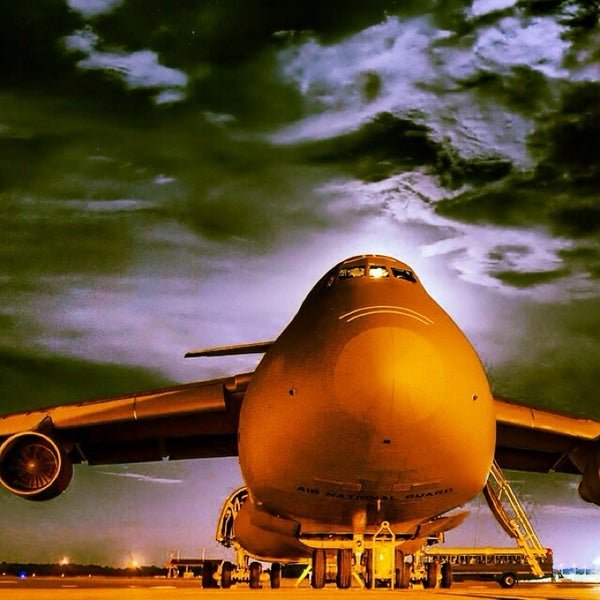 АН 225 И Airbus a380 рядом