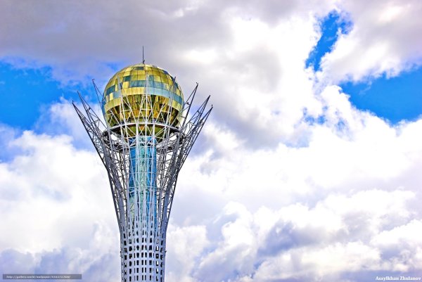 Байтерек на прозрачном фоне