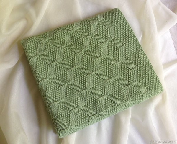 Вязаный детский плед