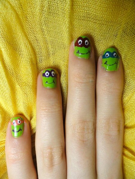 Детский маникюр