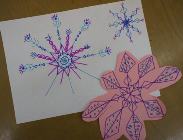 Декоративное рисование Снежинка