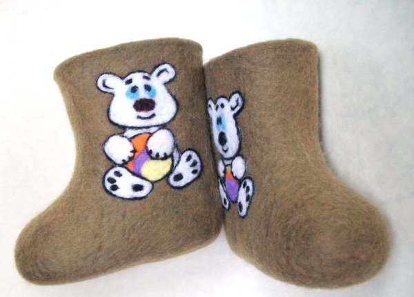 Вышивки на детских валенках