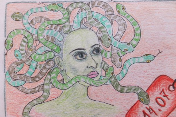 Медуза Горгона цветными карандашами