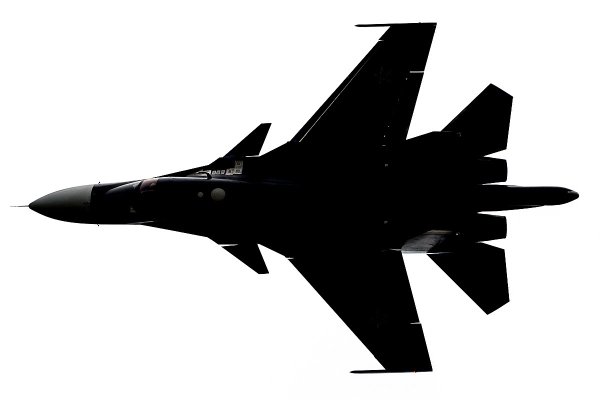 Истребитель Су-27