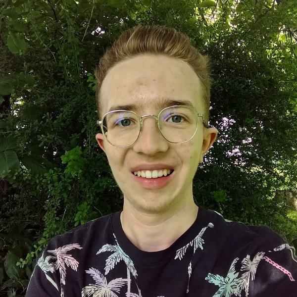 Силуэты людей в движении