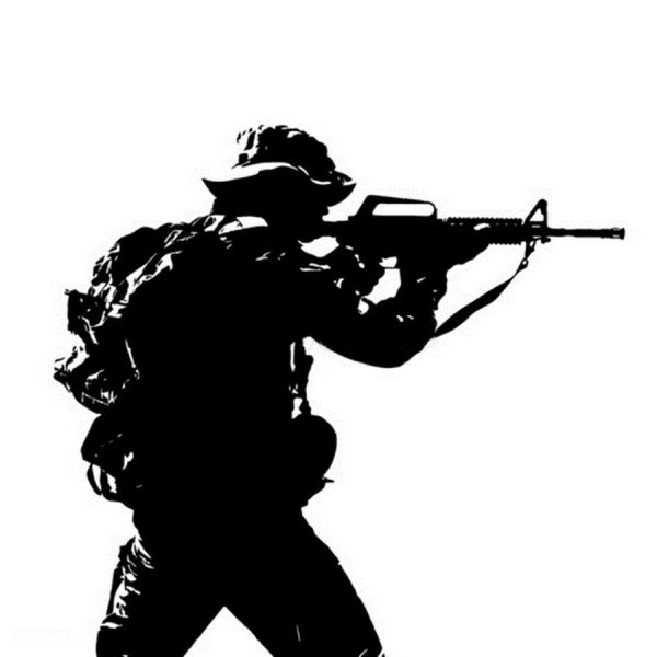 Силуэт солдата с автоматом