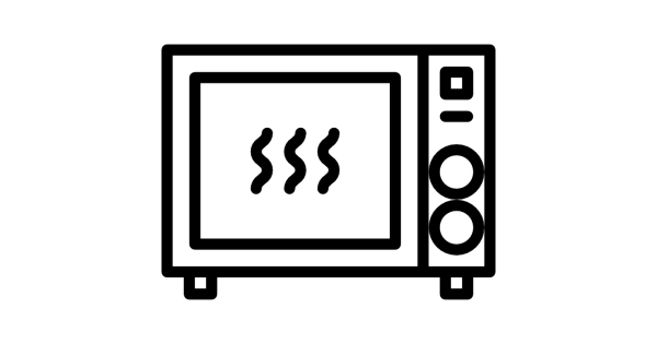 Микроволновка на белом фоне