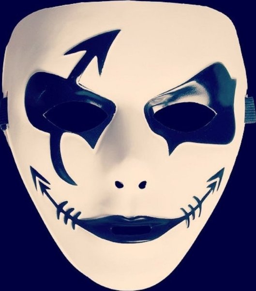 Черная и белая маска