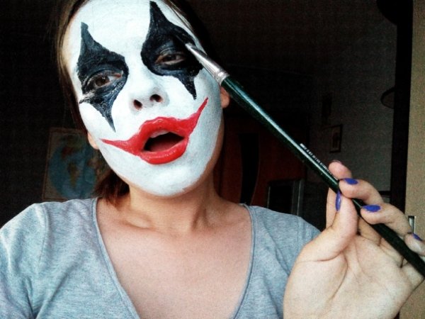 Рисование на лице на Хэллоуин