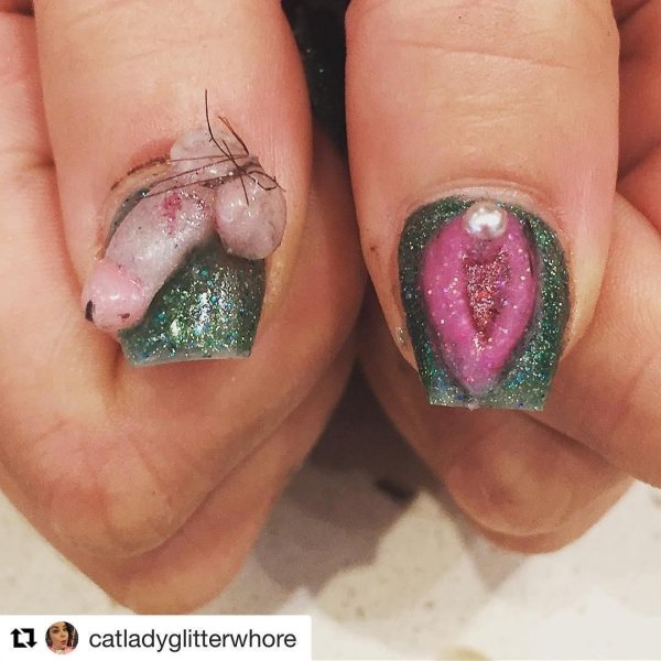 Череп на ногтях легко