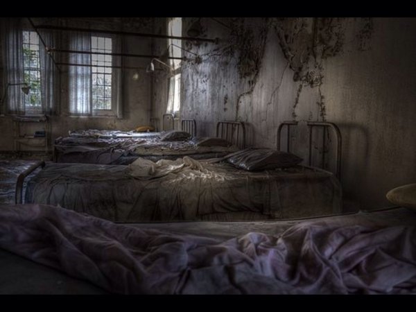 Заброшенная психиатрическая больница арт