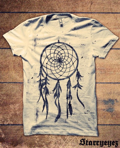 Футболка с рисунком треугольников