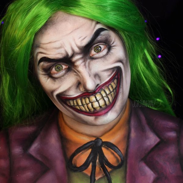 Маски на лице красками