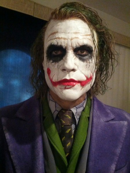 Страшное лицо на прозрачном фоне