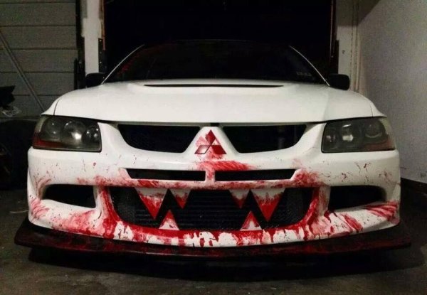 Зубы на бампере авто