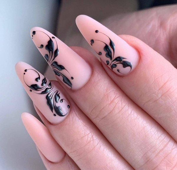 Ногти в гоночном стиле