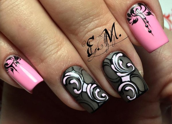 Розы на ногтях