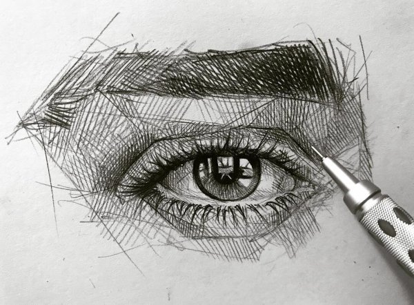 Девушка карандашом