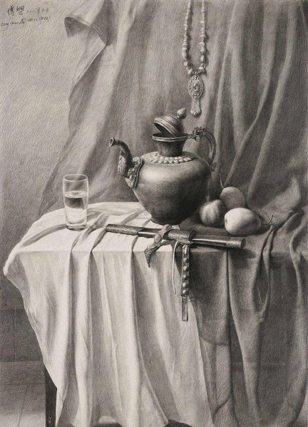 Графический натюрморт с драпировкой