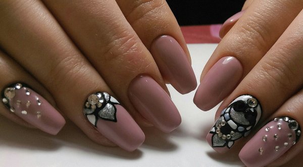 Сложный маникюр