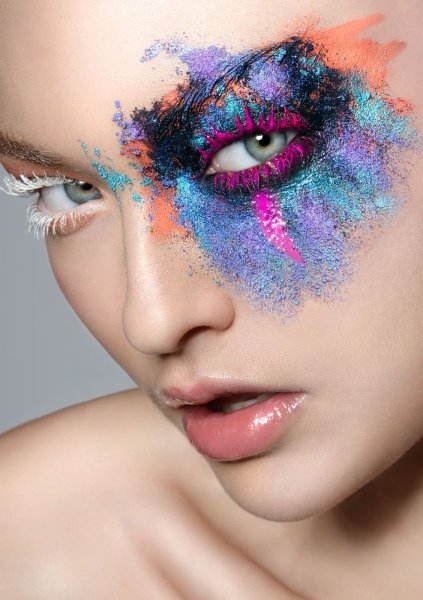 Необычный макияж