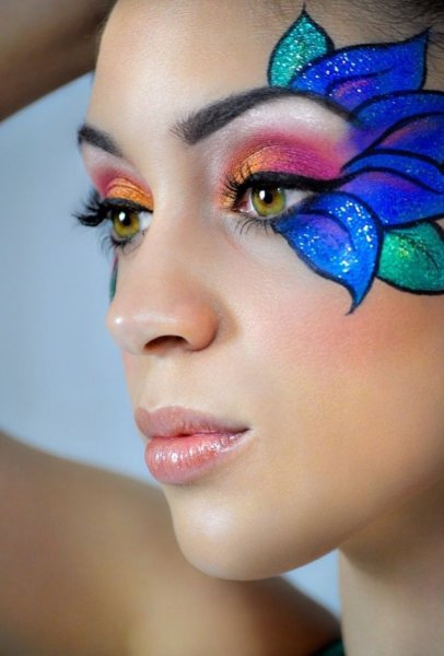 Красивый макияж глаз необычный