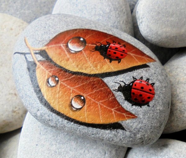 Роспись камней кошки