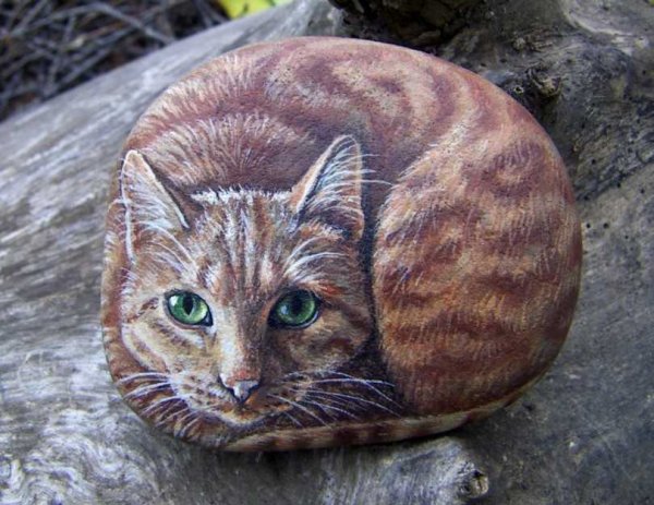 Роспись камней птицы