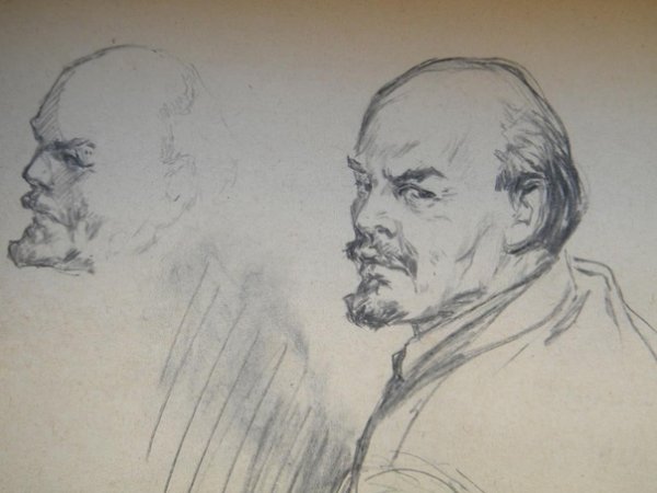 Нарисованный Ленин с кепкой