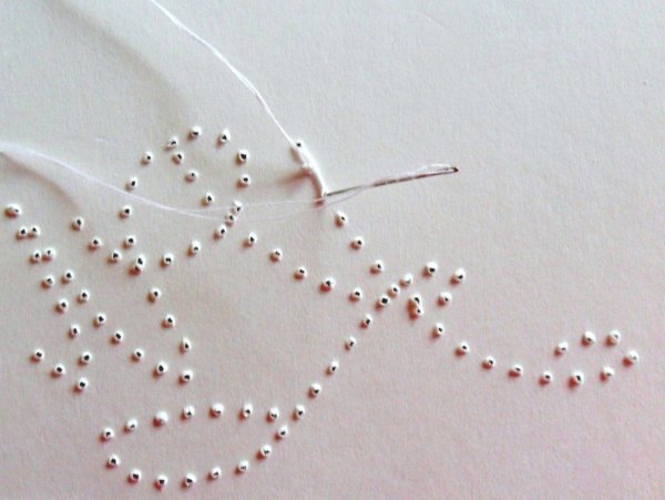 Узоры из бусинок на ткани