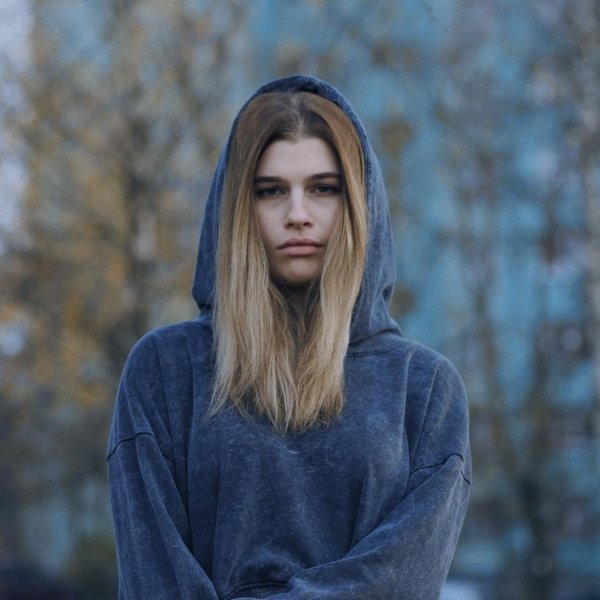 Лера лютики